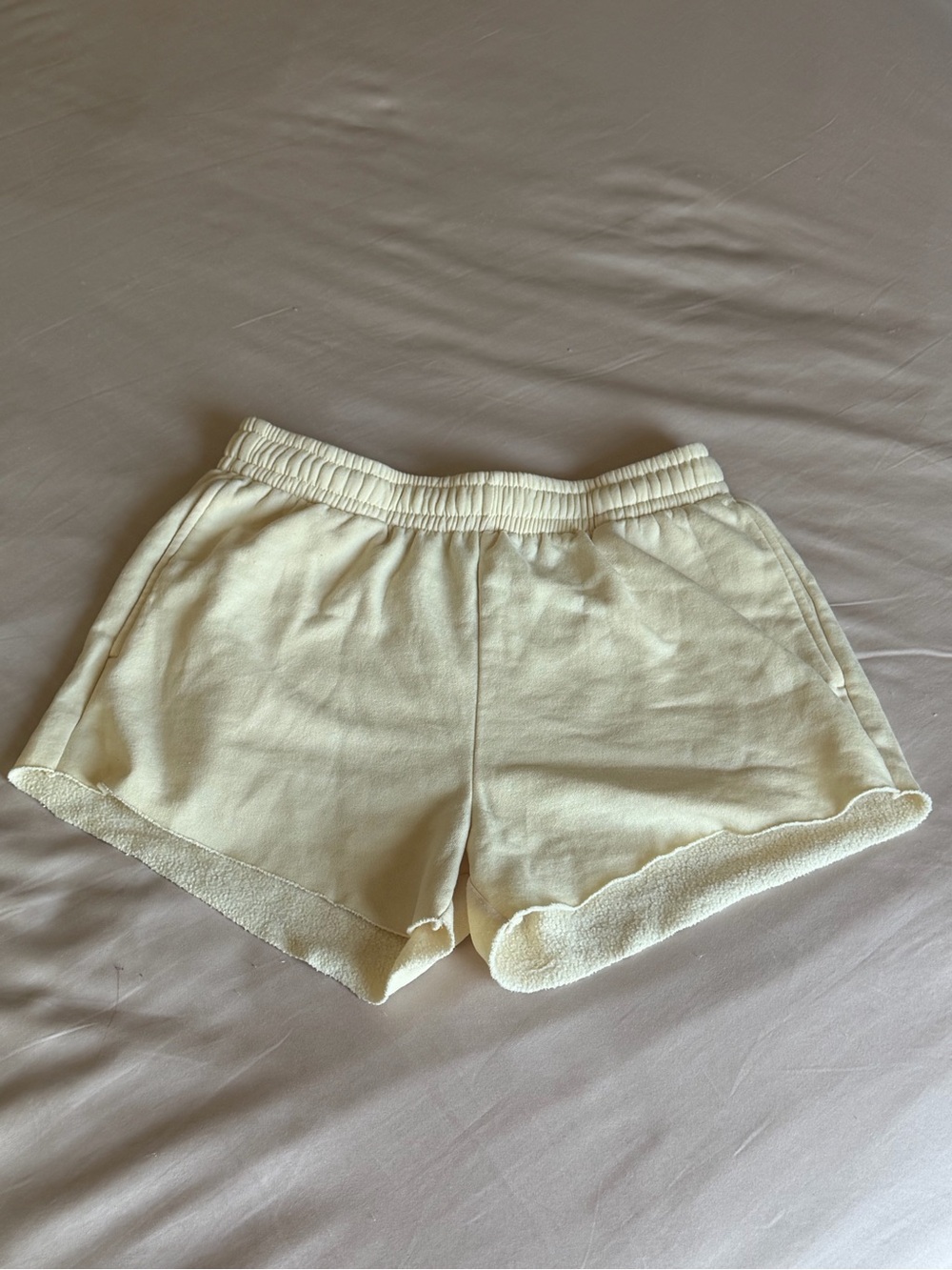 H&M Divided Cream Fleece Sweat Shorts Size Small